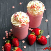 شیک توت فرنگی