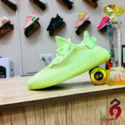 کفش مدل یزی 350